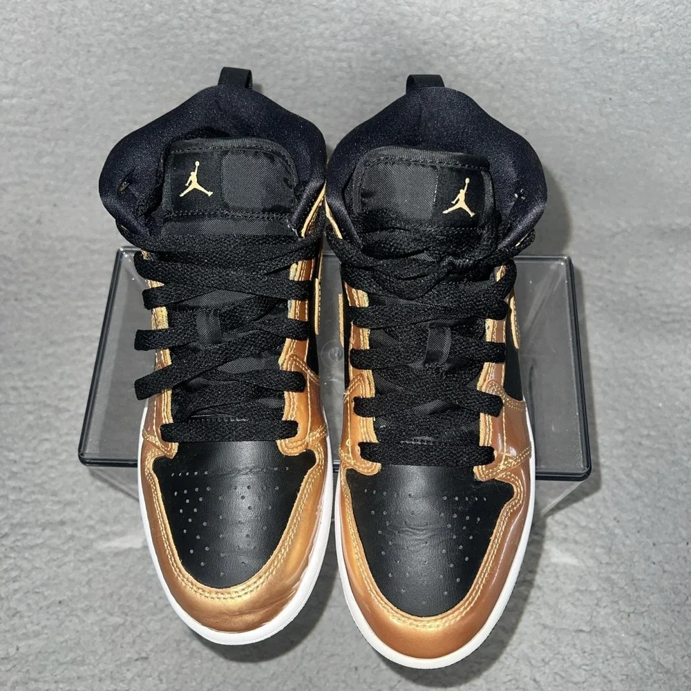 Nike Air Jordan 1 Mid SE Sneakers Youth 3Y Black Gold Metallic Shoes DR6968-071